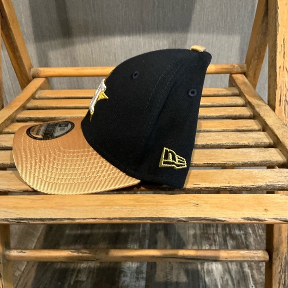 New Era Navy and Gold Astros Cap Size S/M - Picture 3 of 7
